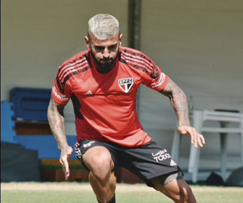 São Paulo começa preparação para Libertadores sem Daniel Alves, Eder e Luciano