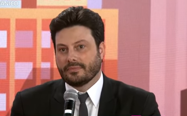 Danilo Gentili rebate ataques após ser acusado de pedofilia em filme