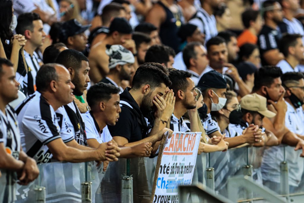 Após eliminação na Libertadores, jogadores do Atlético-MG mandam recado para torcida: ‘Ano ainda não acabou’ 