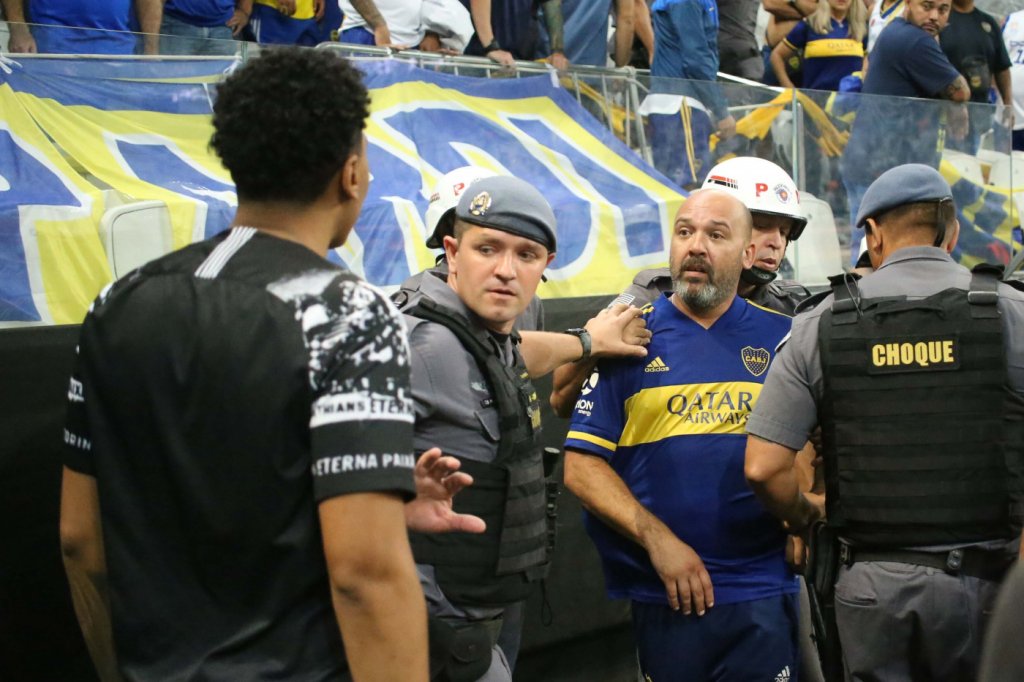 Boca Juniors repudia ato racista em jogo contra o Corinthians e fala em possível punição a torcedor