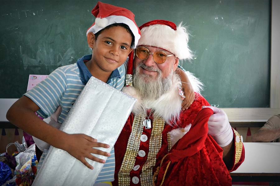 Campanha de doação de panetones fará Natal de crianças carentes mais feliz